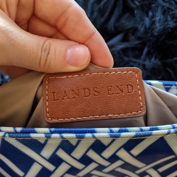 Lands End Cross Body bag - Picture 2 of 10